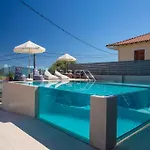 Theretro, With Superb View * Apolpaina