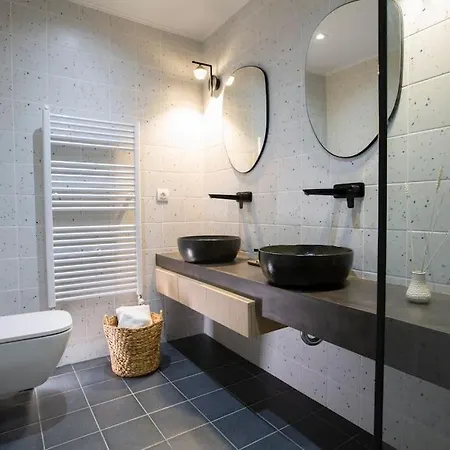 Villa Theretro, With Superb View Apolpaina